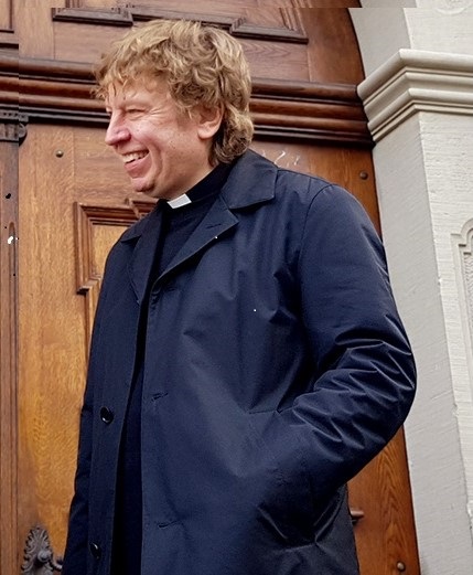 Dr. Johannes Holdt